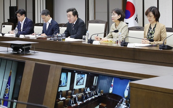 31일 오전 정부세종청사 국무조정실에서 열린 국정현안점검조정회의에서 이낙연 총리가 발언하고 있다.(사진=저작권자(c) 연합뉴스, 무단 전재-재배포 금지)