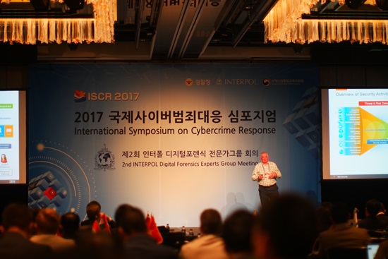데이비드 보솜워스의 특별 강연.