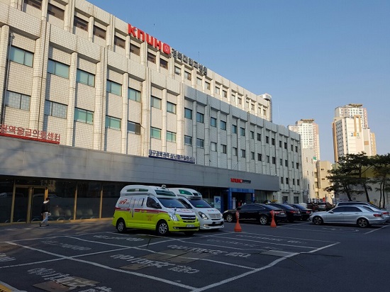 휴일에도 응급진료를 하고 있는 대구에 있는 경북대학교 병원.