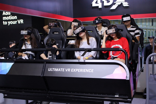 이미 일상이 된 4DX 영화관도 많은 호응을 얻었다