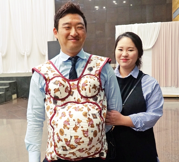 박민부부는 임산부라 배려는 많이 받았지만 행사장에 계단이 많아 조금 아쉬웠다고. 말했다.