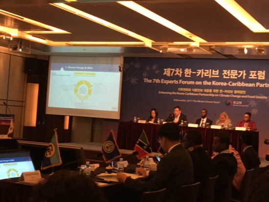 카리브해국가 전문가들은 최근 연이은 허리케인 피해를 상세히 전했다.