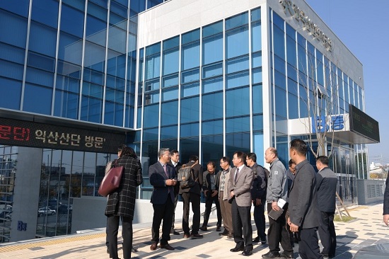 익산 국가산업단지를 방문한 일자리 카라반.