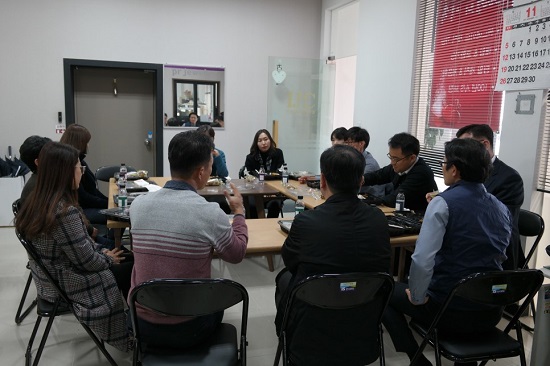 현장근로자와 오찬.
