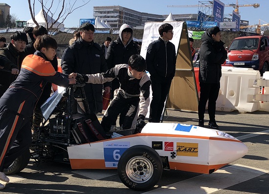 국내 자동차 공학 및 메카트로닉스 전공 학생들이 직접 제작한 E파워트레인 대학생 포뮬러 경주대회, 