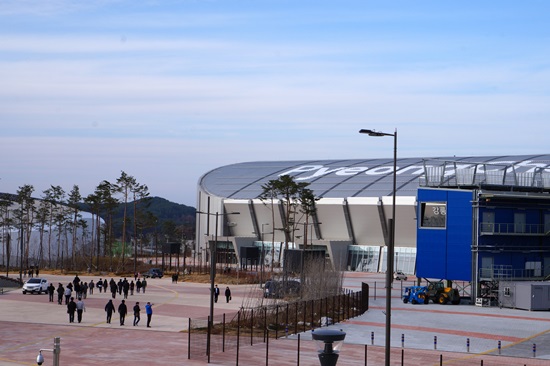강릉스피드스케이트 경기장 전경
