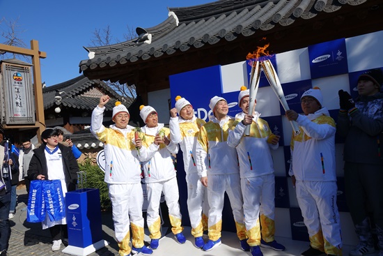 클럽드셰프와 한국외식과학고 학생의 토치키스
