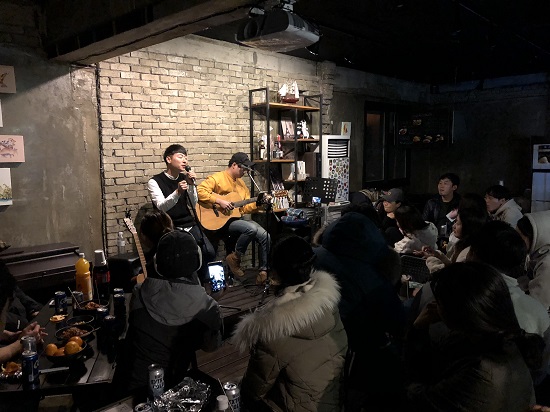음악과 함께한 즐거운 친목 도모의 시간. 
