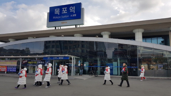 목포역에서 홍보활동 중인 모습.