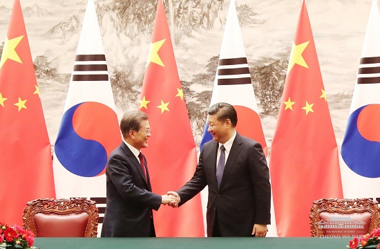 문재인 대통령이 취임 이후 처음으로 중국을 국빈 방문했다. 시진핑 중국 국가주석의 초청으로 문재인 대통령은 지난 13일부터 3박4일 일정으로 중국을 국빈 방문했다.