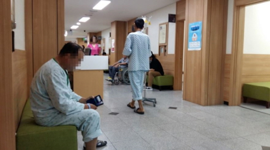 의료보험 혜택이 환자에게 큰 힘이 된다.