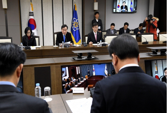 이낙연 국무총리가 4일 세종시 어진동 정부세종청사에서 열린 국정현안점검조정회의를 주재, 모두발언을 하고 있다.(사진=국무조정실)