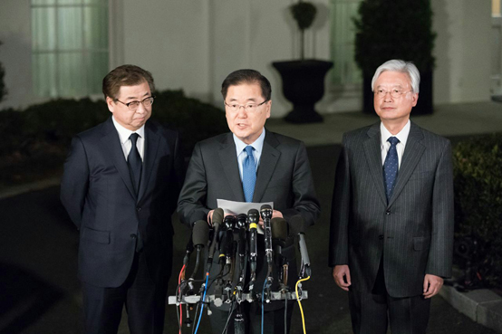 정의용 청와대 국가안보실장이 9일 백악관에서 트럼프 대통령과의 면담 뒤 북미정상회담 성사 내용을 발표하고 있다. (사진=청와대)