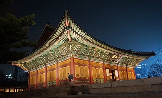 덕수궁 중화전 야간 개장 모습