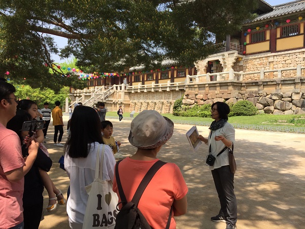 많은 이야기를 들을 수 있는 문화 해설사 프로그램.