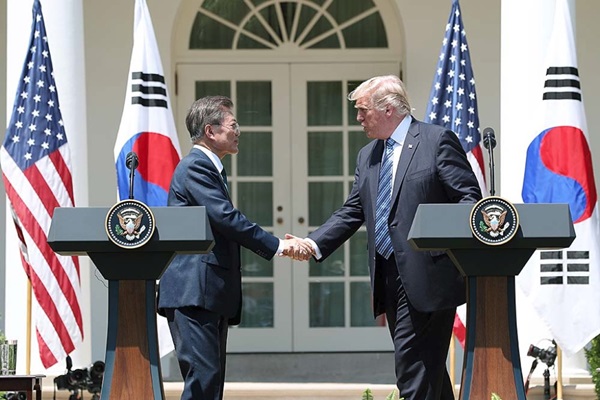문재인 대통령 취임 후 첫 한미정상회담에서 정부가 추진하는 대북정책과 관련 미국의 지지를 확보하는 성과를 이뤘다.(출처=청와대)