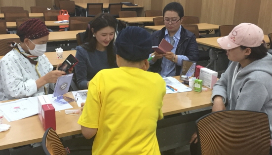전북 암센터에서 암환우들과 함께 하는 유지영씨