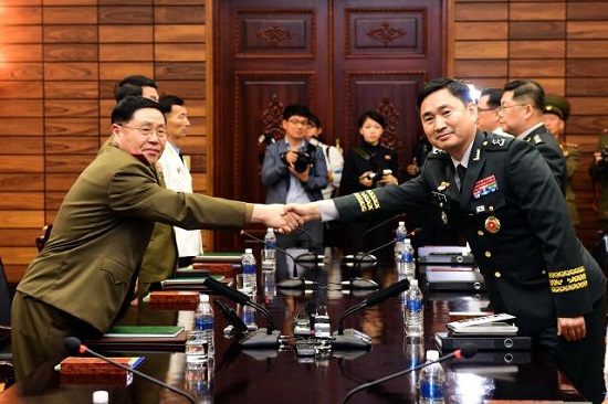 역사적인 판문점 선언을 철저히 이행하기 위한 남북장성급 군사회담이 2018년 6월 14일 판문점 북측지역 통일각에서 개최되었다.