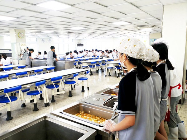 학교급식현장.
