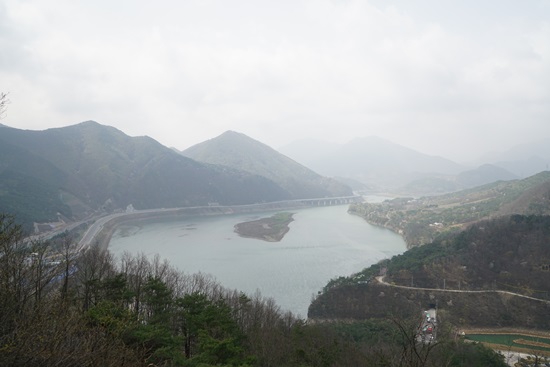 단양 만천하스카이워크에서 바라본 미세먼지 가득한 하늘
