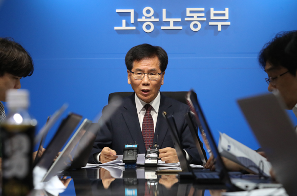 이성기 고용노동부 차관.  (사진=저작권자(c) 연합뉴스, 무단 전재-재배포 금지)