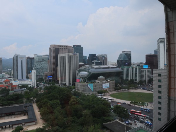 오른쪽 서울시청광장