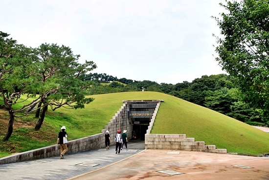 송산리고분군 모형 전시관