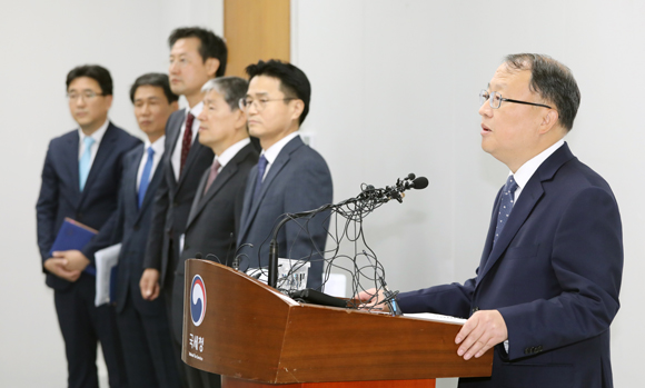 한승희 국세청장이 16일 오후 종로구 서울지방국세청에서 자영업자·소상공인 세정지원 대책을 발표하고 있다. (사진=저작권자(c) 연합뉴스, 무단 전재-재배포 금지)