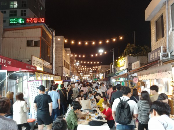 활력 넘치는 시장의 모습