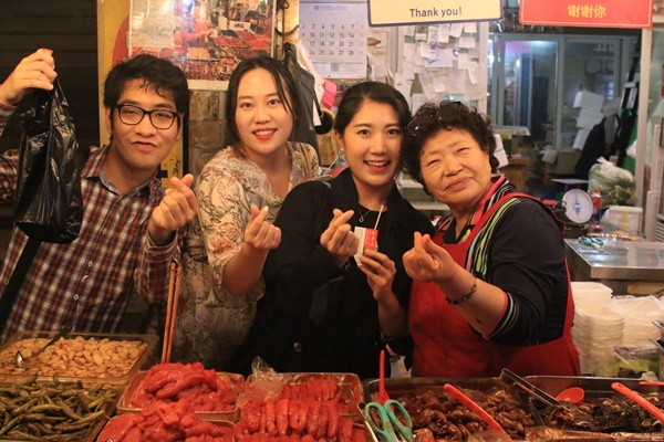카드 결제대금 조기 지급으로 행복한 시장 상인들.