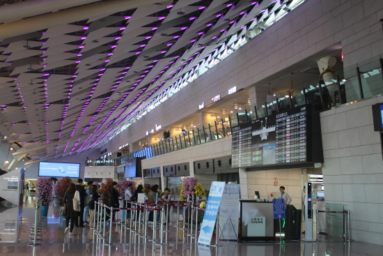 리모델링을 마친 김포공항.