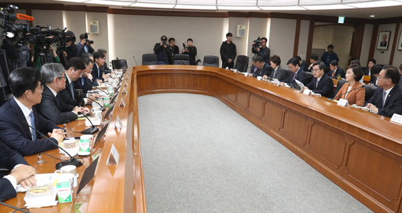 서울 여의도 수출입은행에서 열린 혁신성장관계장관회의에서 김동연 경제부총리 겸 기획재정부 장관이 발언하고 있다. (사진=저작권자(c) 연합뉴스, 무단 전재-재배포 금지)