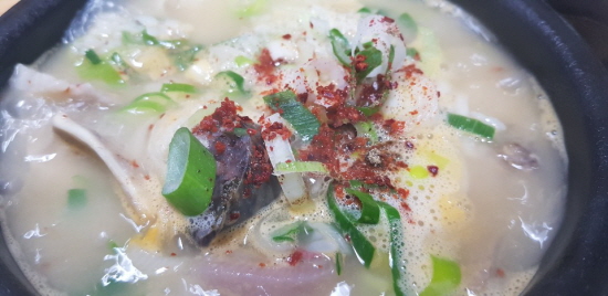 뜨끈하고 담백한 순댓국