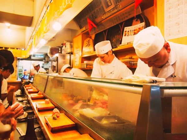 승현이 일본 여행 중 방문한 초밥 가게의 사진. 