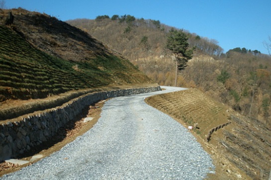성묘객의 편의를 위해 설 전·후로 산림 내 임도 2만 1769km가 한시 개방된다.