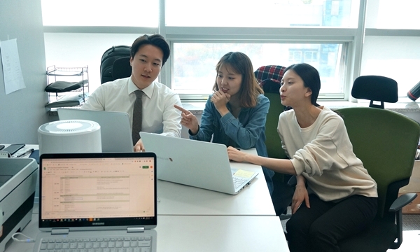 무용학과 출신 김동욱대표는 국내 최초로 ‘댄스플래너’ 벤처기업을 만들어 무용학과 졸업생들의 해외 취업을 알선하고 있다. 댄스플래너는 정부의 사회적 기업 육성자금을 지원받아 창업했는데 ‘소셜경기’에서 사무실 등을 무료로 지원받아 회사를 키워가고 있다.