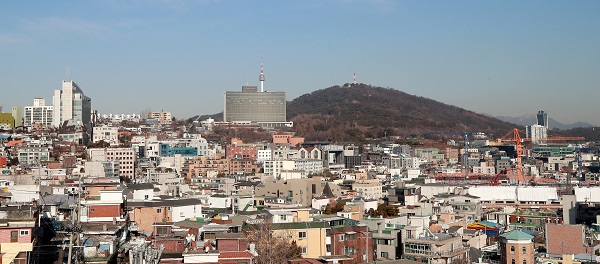 삼성, 신세계 등 재벌 총수들의 자택이 밀집된 서울 용산구 한남동 일대 모습.(사진=저작권자(c) 연합뉴스, 무단 전재-재배포 금지)