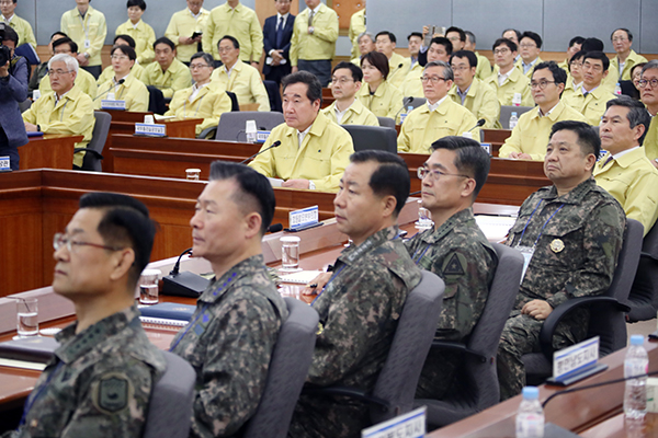 이낙연 국무총리와 관계자들이 14일 정부서울청사에서 열린 2019년 을지태극연습 준비보고대회에 참석해 있다.(사진=저작권자(c) 연합뉴스, 무단 전재-재배포 금지)