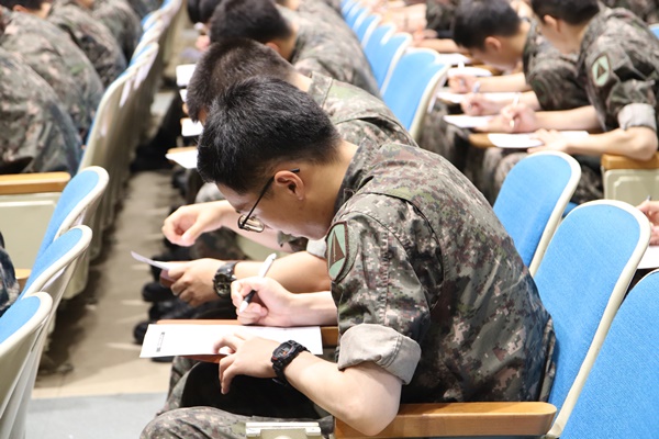 보안과 직접적으로 관련된 특수 내용이 아니면 일반적인 수준에서