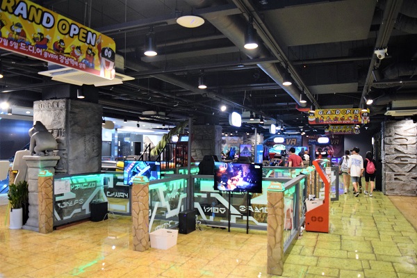 VR테마파크 KONG 강남점 내부