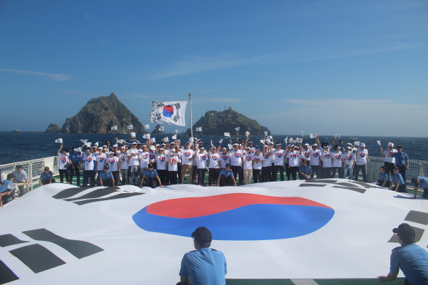 독도를 찾은 독도 해양영토 순례단.