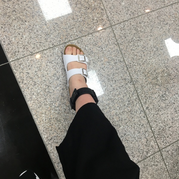 나도 직접 전자발찌를 발에 부착하고 센서를 체험해봤다!
