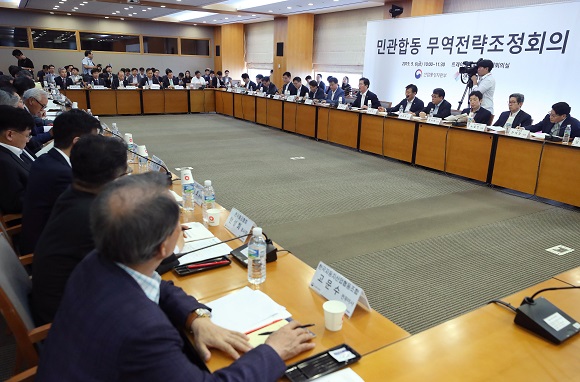 성윤모 산업통상자원부 장관이 6일 오전 서울 강남구 트레이드타워에서 열린 '제3차 민관합동 무역전략조정회의'에서 발언하고 있다. (저작권자(c) 연합뉴스, 무단 전재-재배포 금지)