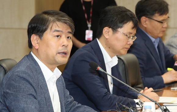 16일 오후 서울 종로구 무역보험공사에서 열린 사우디 석유시설 피격 관련 석유수급 점검회의에서 주영준 산업부 에너지자원실장이 발언을 하고 있다.(저작권자(c) 연합뉴스, 무단 전재-재배포 금지)