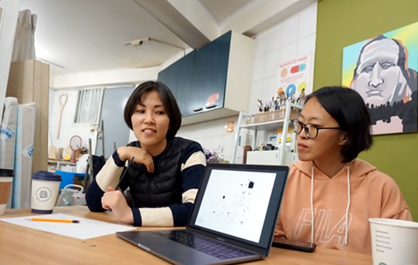 스스로가 작가라는 생각은 전시회를 열거나 그리고 싶은 기분이 들 때 비로소 숨 쉬는 게 아닐까. 많은 사람에게 보여 누군가에게는 대화가 누군가에게는 그림을 그리는 계기가 되며 스스로를 돌아볼 수 있도록 하면 보람돼지 않을까
