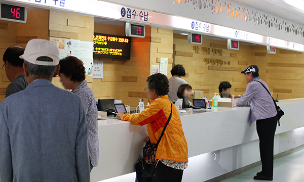 내년부터 국가관리대상 희귀질환에 91개를 추가해 총 1017개로 확대되고 의료비 본인부담도 경감될 예정이다. (사진=저작권자(c) 연합뉴스, 무단 전재-재배포 금지)