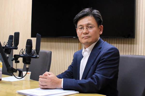 미래자동차 산업 발전 전략에 대한 다양한 의견을 들려준 양병내 과장