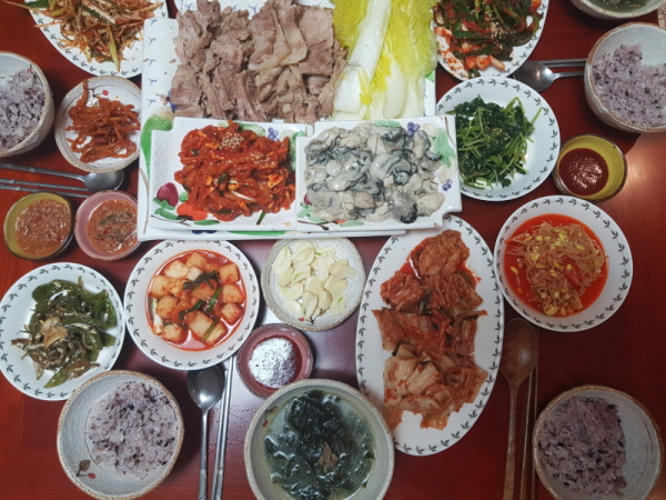 이걸 다 우리 농산물로 다 만들었습니다.