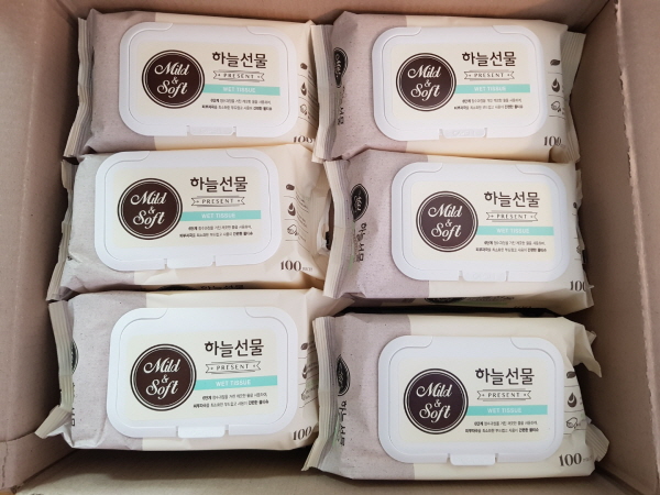 기부 받은 물티슈 24개.