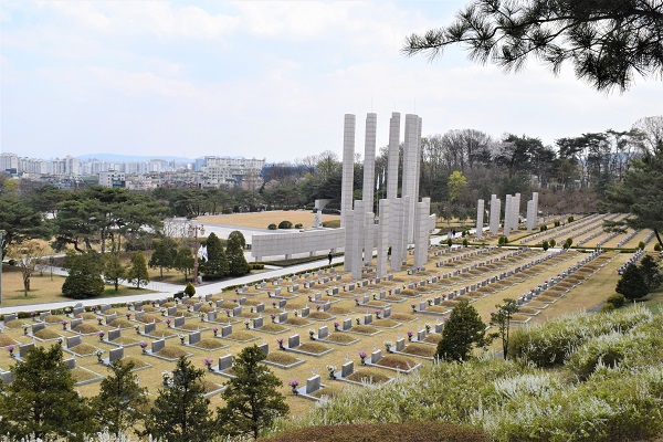 서울시 강북구 수유동에 위치한 4.19 민주묘지. 4.19 당시 희생당한 시민들의 유해가 공원에 안장돼있다.